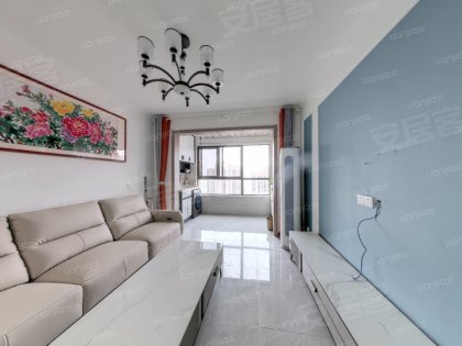精装修大门口，出行便利，家具家电齐全，拎包入住