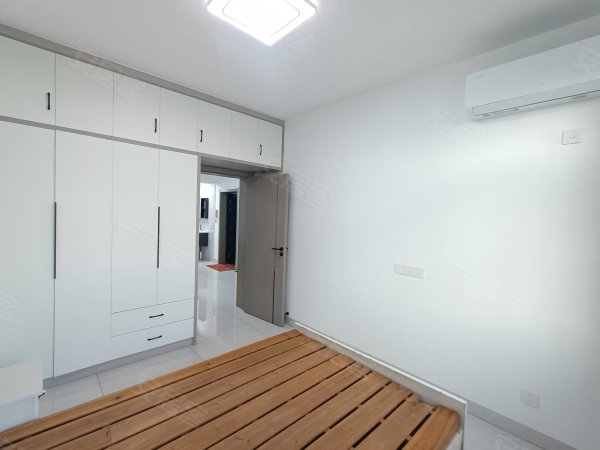 荣凤苑六楼带阁楼带阳光房拎包入住家电齐全急租随时看房拎包入住