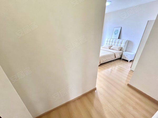 0杂费！0中介费！拎包入住！民电~5毛6！4号线地铁！薛河!