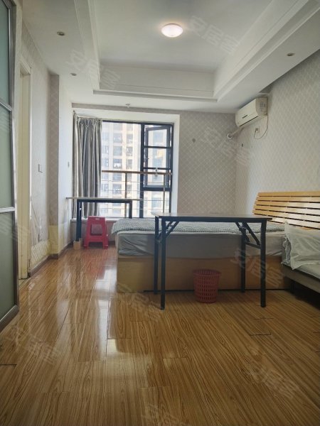 地铁口，国耀花半里一室一厅一厨一卫，中环城商圈，翡翠湖商圈