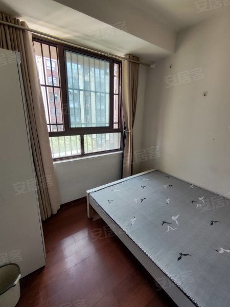 次卧_|陶冲湖，逐梦人才，平板基地，安医，京东方B5。