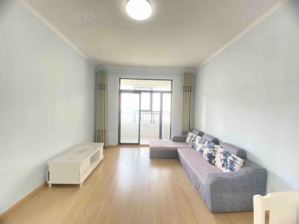 银泰百货旁，地铁口，宝能城二期，小清新边户清爽三室，价格实惠