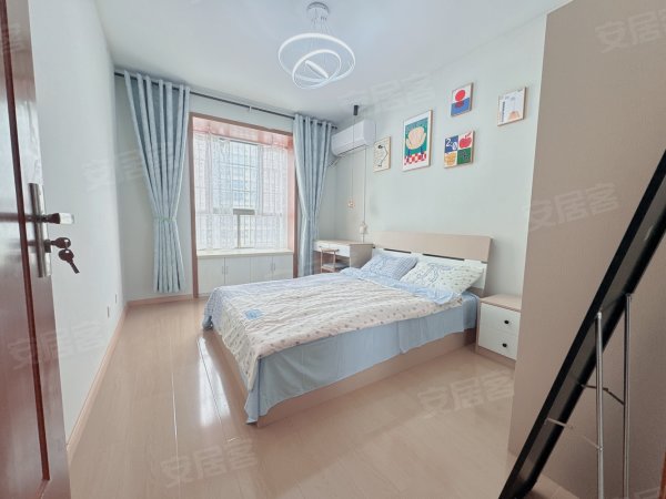 楼上住宅楼下站塘地铁口，瑶海天地，宝业广场，随时看房，拎包入