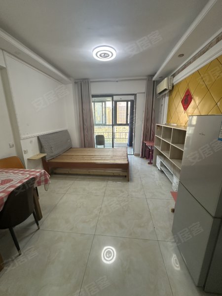 公园道一号，近十里庙地铁，拎包入住，随时看房