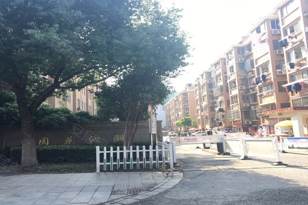 湖沁花园人口_湖沁花园所有户型(2)