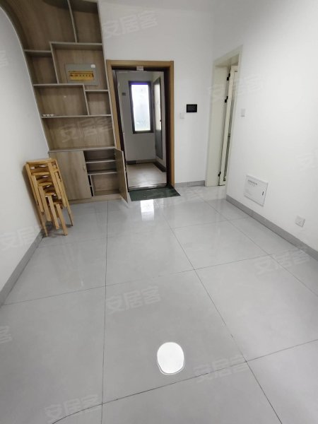 美丽景湾精装两室改过户型家具家电齐全民用水电拎包入住近地铁口