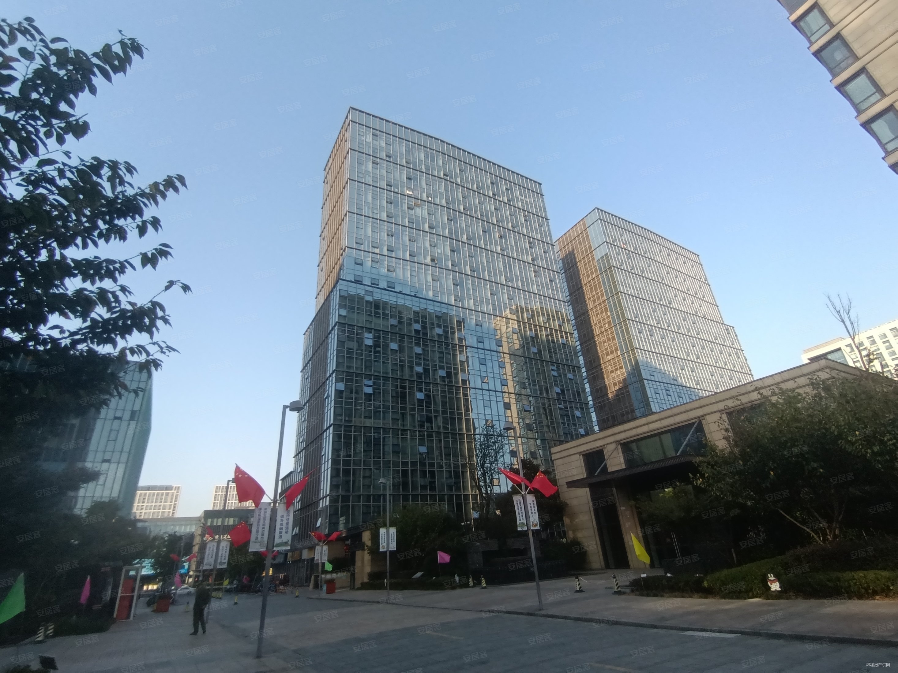 2室2厅精装修53平朝南嘉恒广场楼房东急置