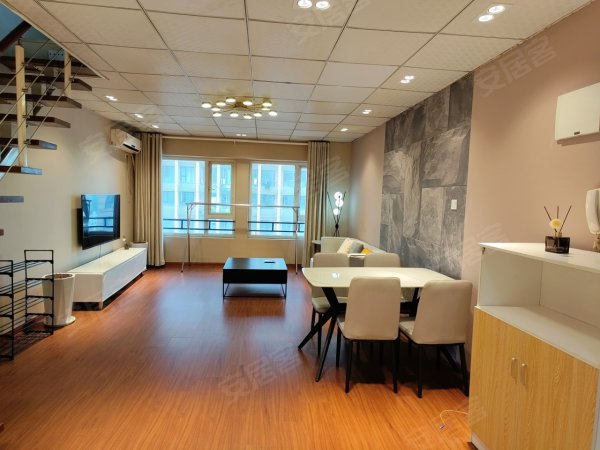 铂金汉宫_一号线秋浦河路地铁口_整租一室一厅民用水电押一付一