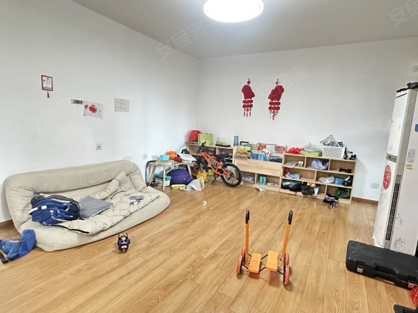 科大旁_宝业整租边户大三房两卫_家电齐全_拎包入住_随时看房