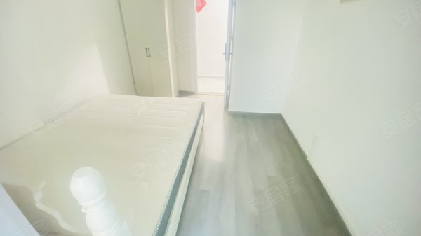 温馨小居室_（朝南主卧阳台独厨独卫)无中介费放心租_拎包入住