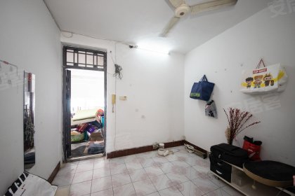 西七里塘地铁口，农委宿舍，精装两室一厅，家电齐全，看房方便