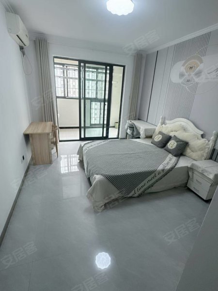 光明之家精装三室一厅对外，家具家电齐全，图片实拍，拎包入住