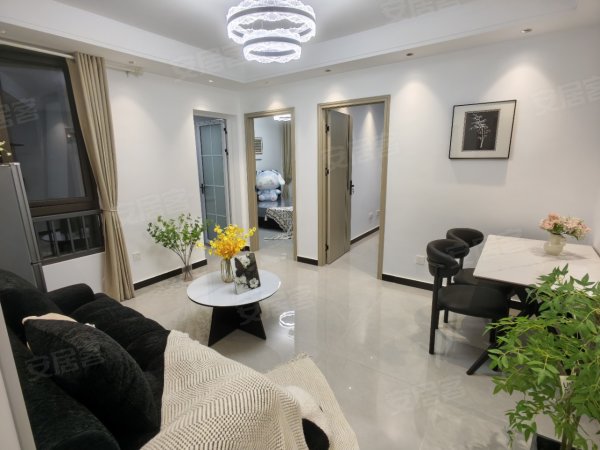 湖畔义乐_业主自住精装_两室全屋定制_停车方便_随时看房