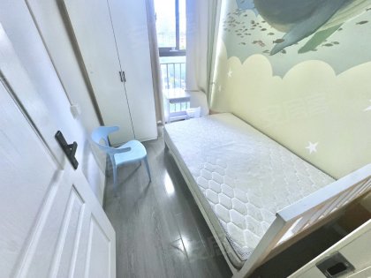 柳树塘地铁口_深港城太平洋产业园_近新华学院！阳光电源！
