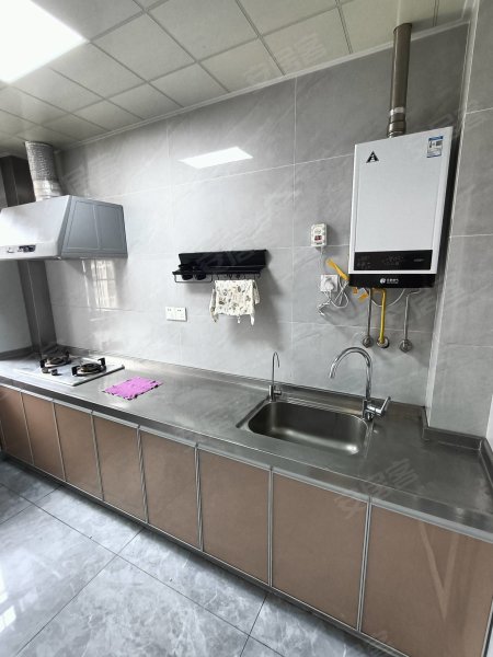 荣城花园北苑三室急租全屋瓷砖家具家电全配干净整洁拎包入住急租