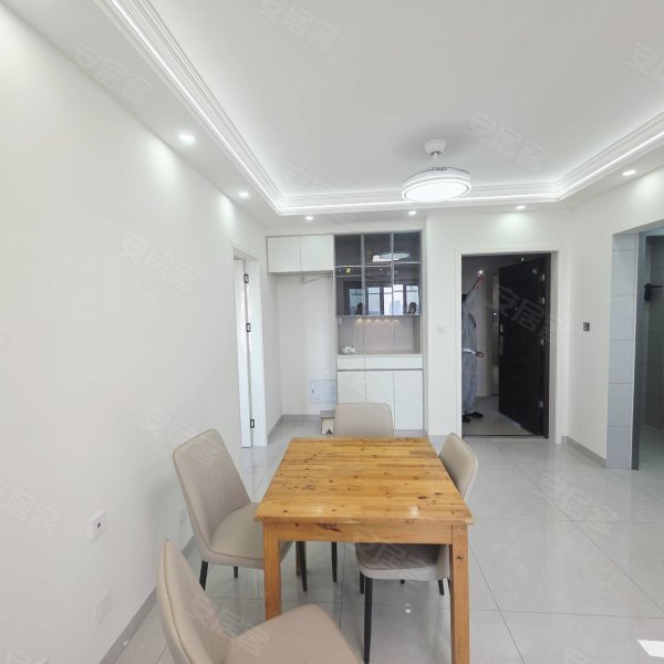 全屋定制柜子，全屋瓷砖采光通透智能家居房东自住房拎包入住