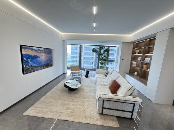 实图_省府板块_高端住宅_精装大平层_全景落地窗_一梯一户