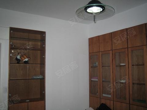 马上装修房子了,房在昆山,小高层一楼,下面是车