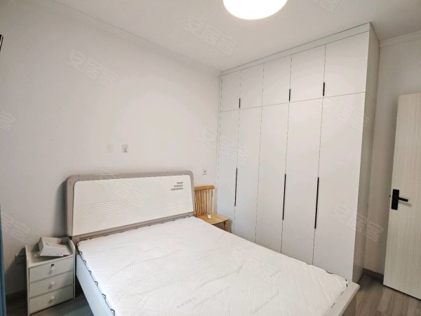 北岗花园二期_精装两室_全屋定制衣柜_拎包入住