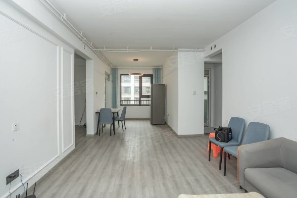 雍荣府_精装3室_居住安静_拎包入住_看房方便