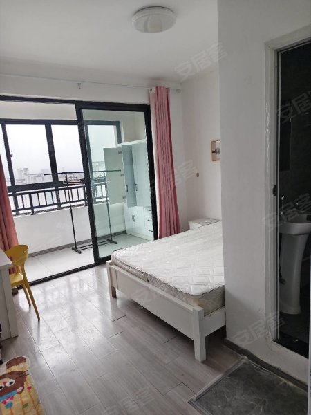 相城路地铁站维信诺附近，黉街经济学院旁边，押一付一，拎包入住
