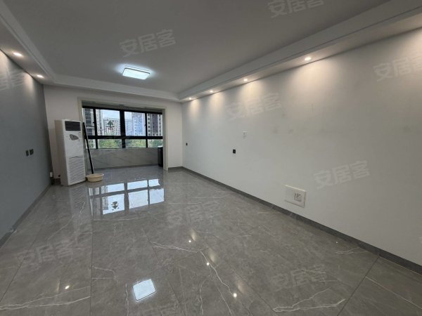 近环宇天地_云谷名庭三房2卫_瓷砖地面_缺什么配什么
