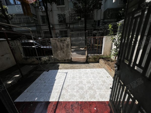 玉兰新村_一楼带院子_三室两厅_配置齐全_拎包入住随时看房子