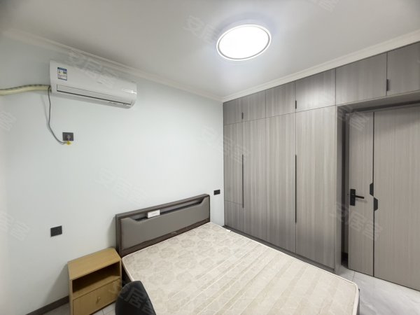 绿地中心_凌大塘站_里店雅苑_自住精装2室_全屋定制滚筒洗衣
