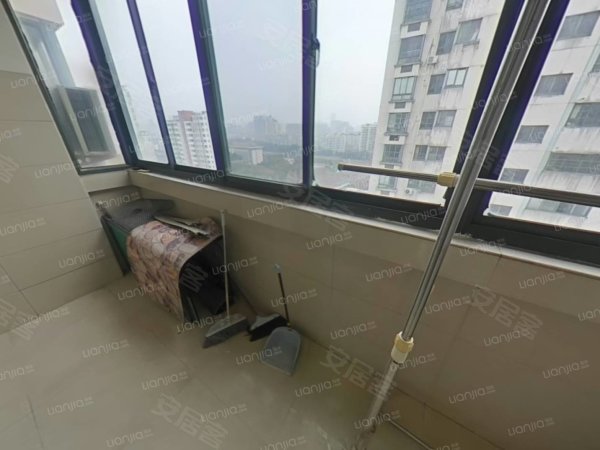 万家华庭__成熟小区__精装大户型__家具家电齐全拎包入住
