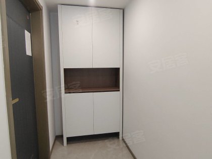 [整租]可以短租_出门就是地铁口_民用水电_免费停车