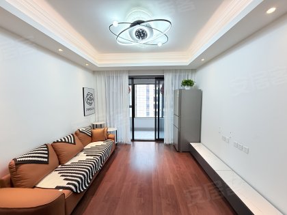 陶冲湖公园旁_中建开元御湖公馆_精装三房租近京东方综保区晶合
