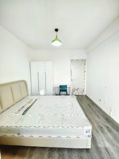 华润幸福里南区主卧出租，靠近海卉花市，西湖国际广场