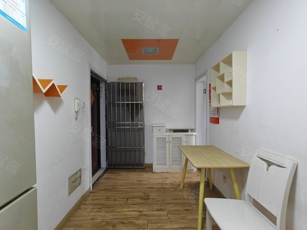 金荷苑_阳光充足_精装修_南北通透_可随时看房子_陪读住家