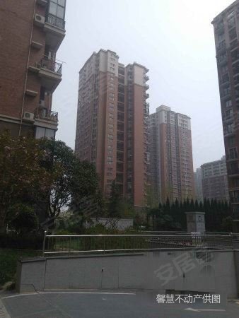 【多图】时尚loft精装一室一厅 朝南带阳台 看房