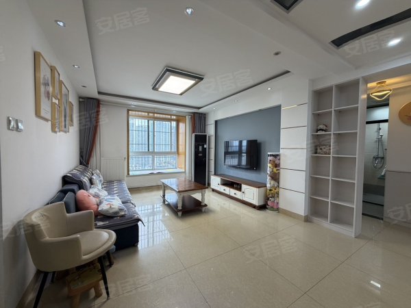 金融港附近___会展中心1号线旁3房__有暖气__储物空间足