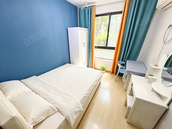 蜀山区三户室129.57平米正南1层
