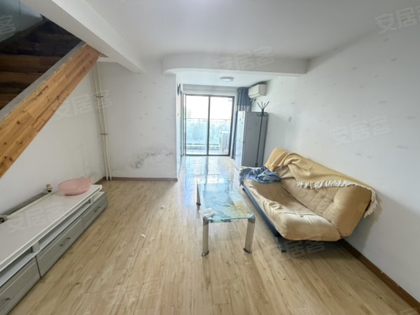 大溪地精装一室一厅，民用水电通燃气，家电齐全，拎包即住随时看