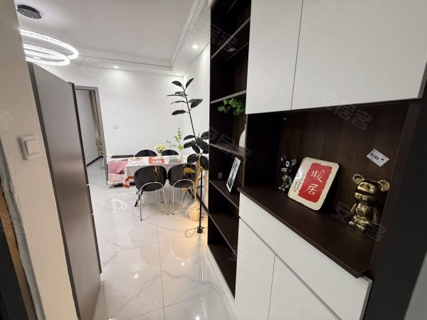 湖畔义乐_业主自住精装_两室全屋定制_停车方便_随时看房