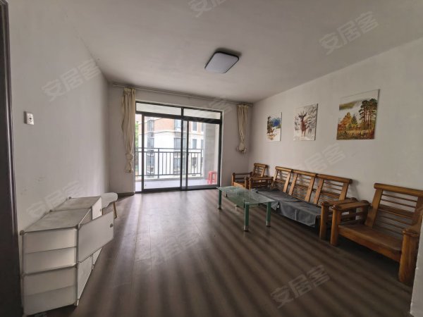 集贤路与海棠路白上尚城花园三室二厅家具家电齐南北通透随时看房