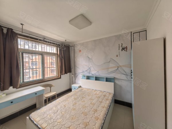蜀山区四户室15平米正南4层