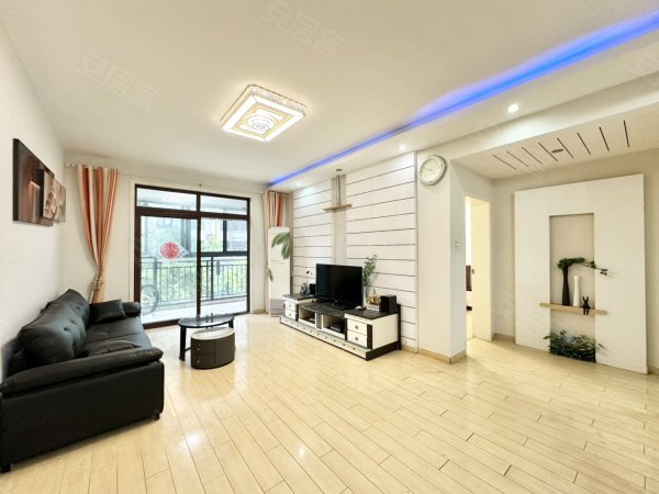 凤凰城_3号线_南北通透_3室2厅_自住装修_密码_实拍