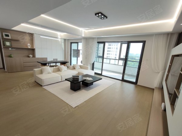 公园旁_大横厅3房2卫_全屋定制_地暖_配套齐全，拎包入住