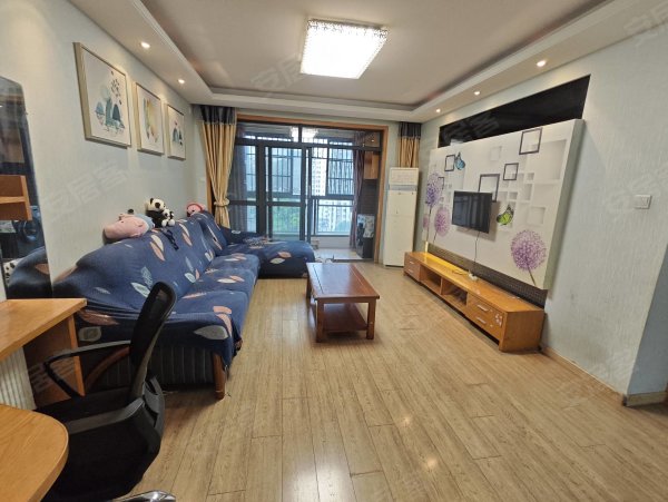 绿地赢海旁_一六双地铁口_海顿公馆_边户两房_随时看房