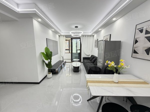 湖畔义乐精三室_近地铁_生活便利_民用水电_家电齐全拎包入住