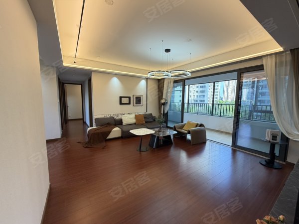 新上高档小区润城中心四室两卫_全屋定制_万象汇旁地铁口