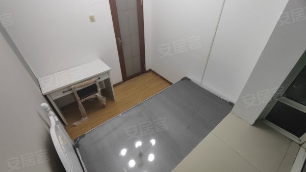 科海雅居_4室1厅1卫_10平_拎包入住