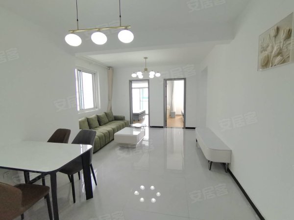 瑞园精装婚房出租。全屋瓷砖，地面定制家具，席梦思大床
