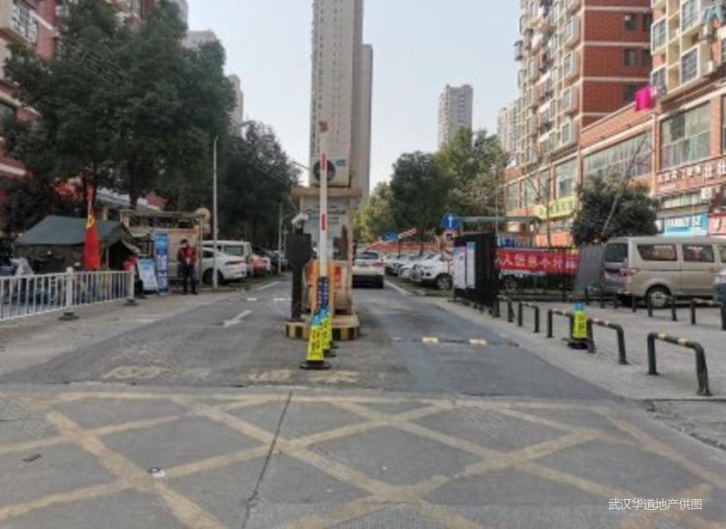 精装修华生汉口城市广场南区b电梯房南北通透3室2