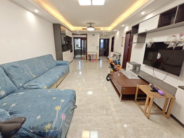 云谷名庭精装三室二卫，住家装修全屋定制墙体柜子，采光好近地铁