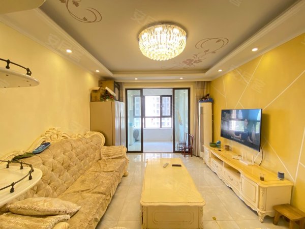 临湖苑房东自住两房~全屋定制衣柜~瓷砖地面~有车位~品牌家电